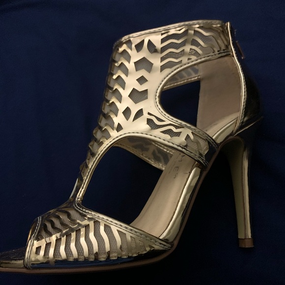 Rose gold shoes! - Picture 3 of 4